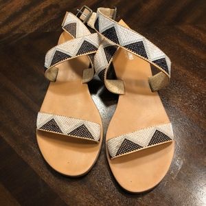 Mossimo black/blue/white Patterned Sandals